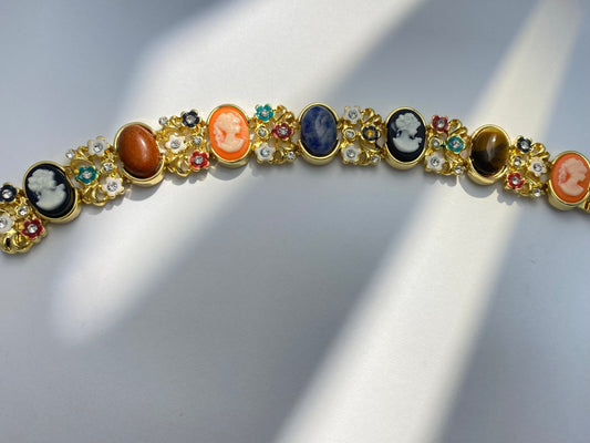 Luvin Jewelry’s Vintage Courtly Cameo Bracelet: Where Retro Glam Meets Nature’s Palette