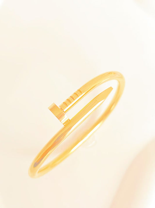 Nail - Shaped Gold  Bracelet