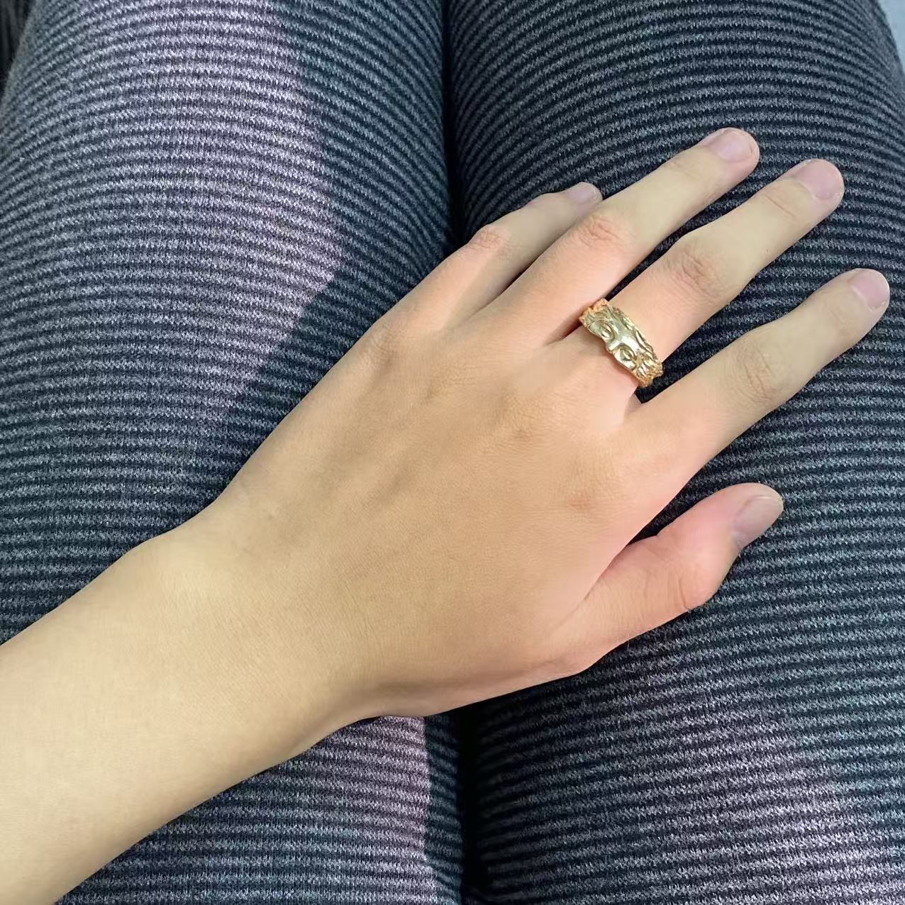 Venus Half - Face Ring - Vintage Art