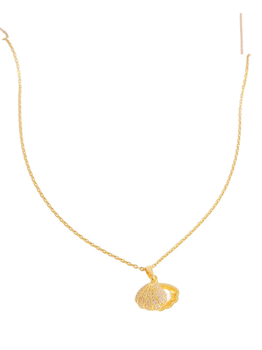 Gold Shell Pearl Necklace