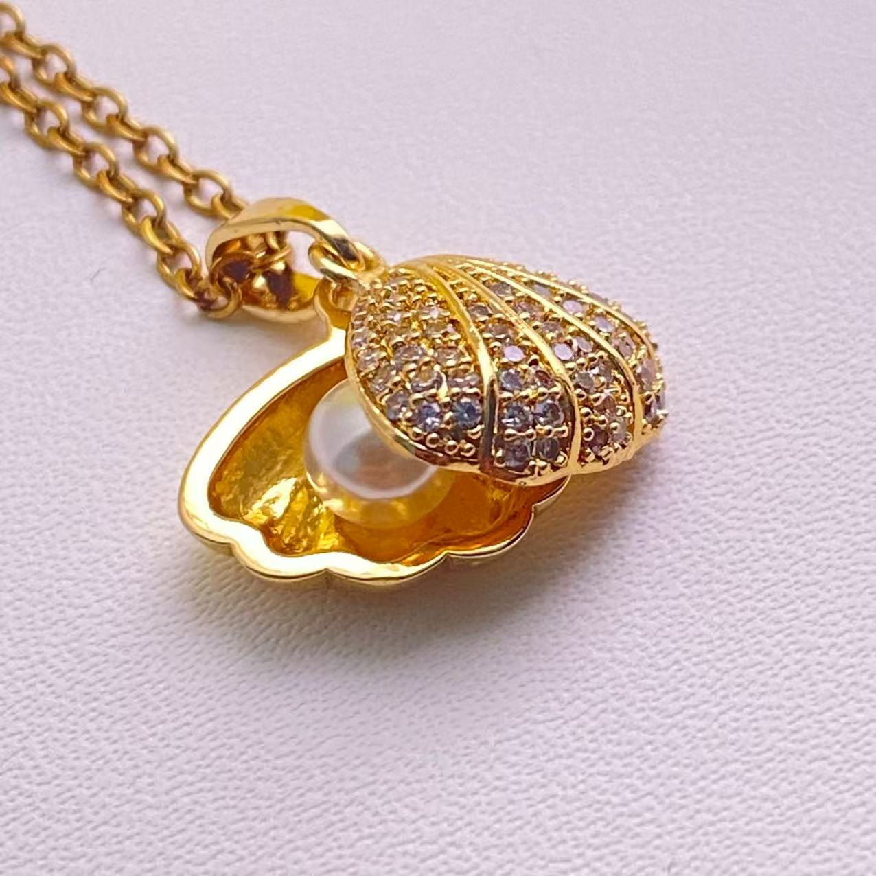 Gold Shell Pearl Necklace