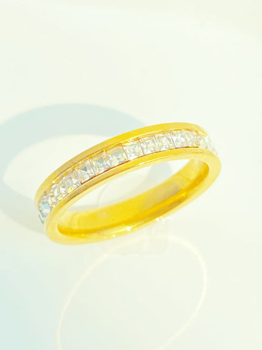 Golden Single-row Diamond Ring