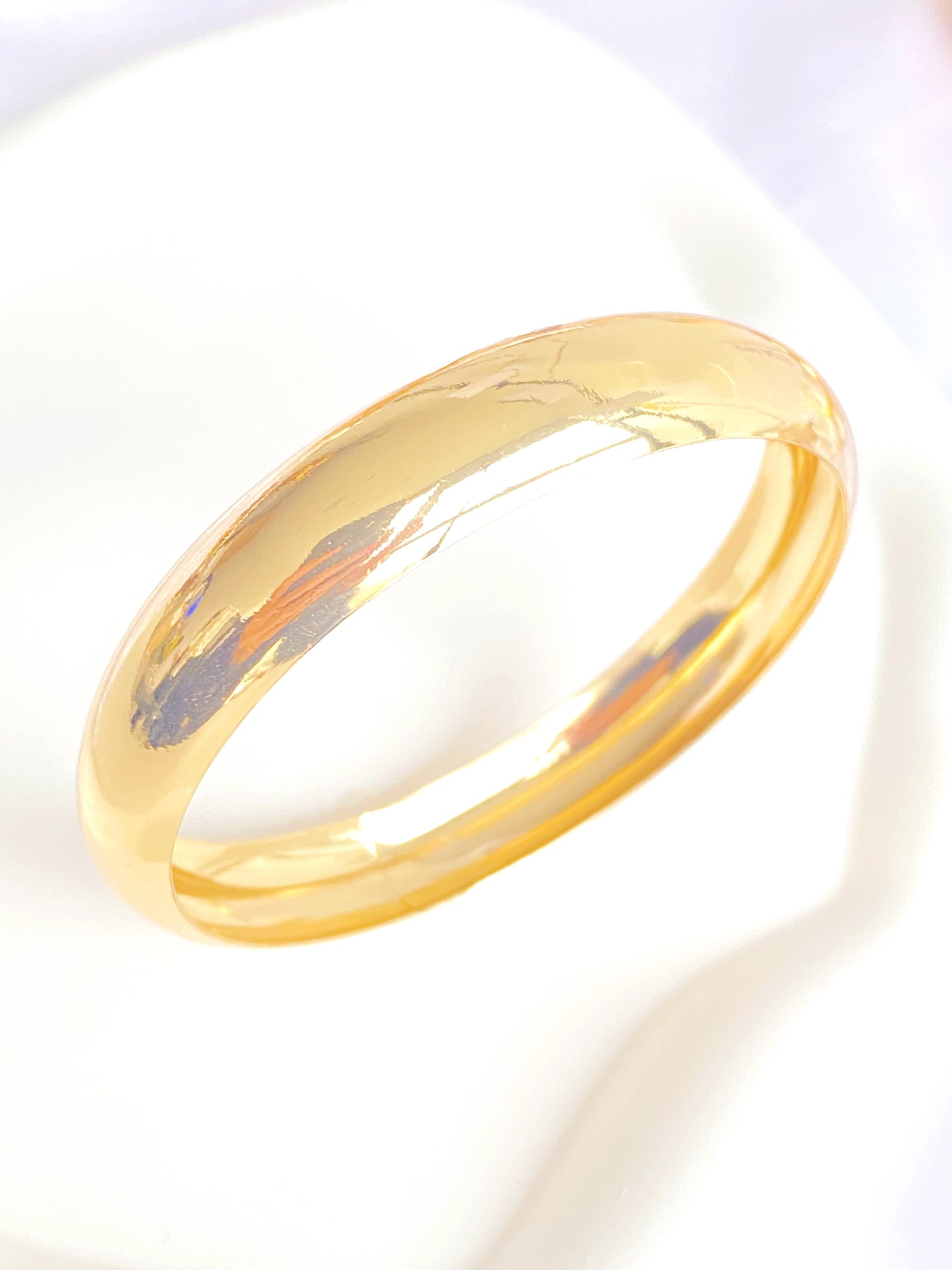One Gold Bangle (B-Width13mm)