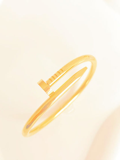 Nail - Shaped Gold  Bracelet
