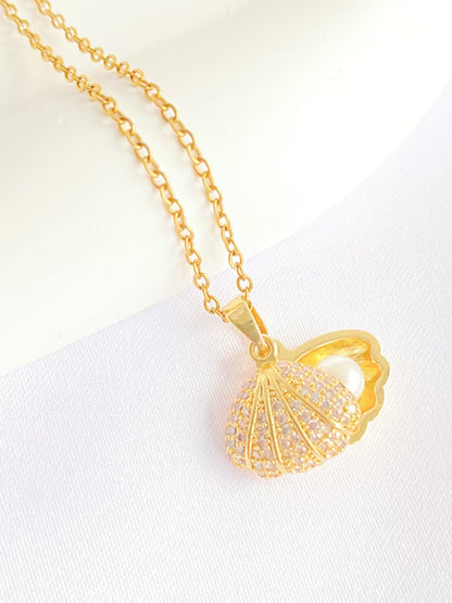 Gold Shell Pearl Necklace