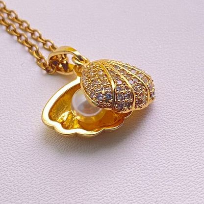 Gold Shell Pearl Necklace