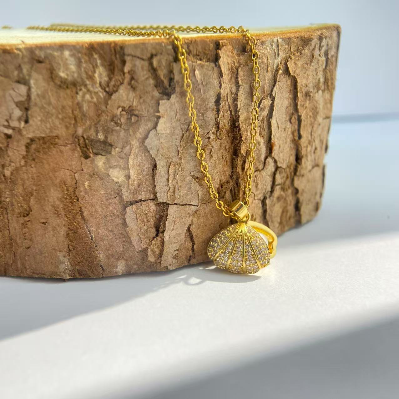 Gold Shell Pearl Necklace