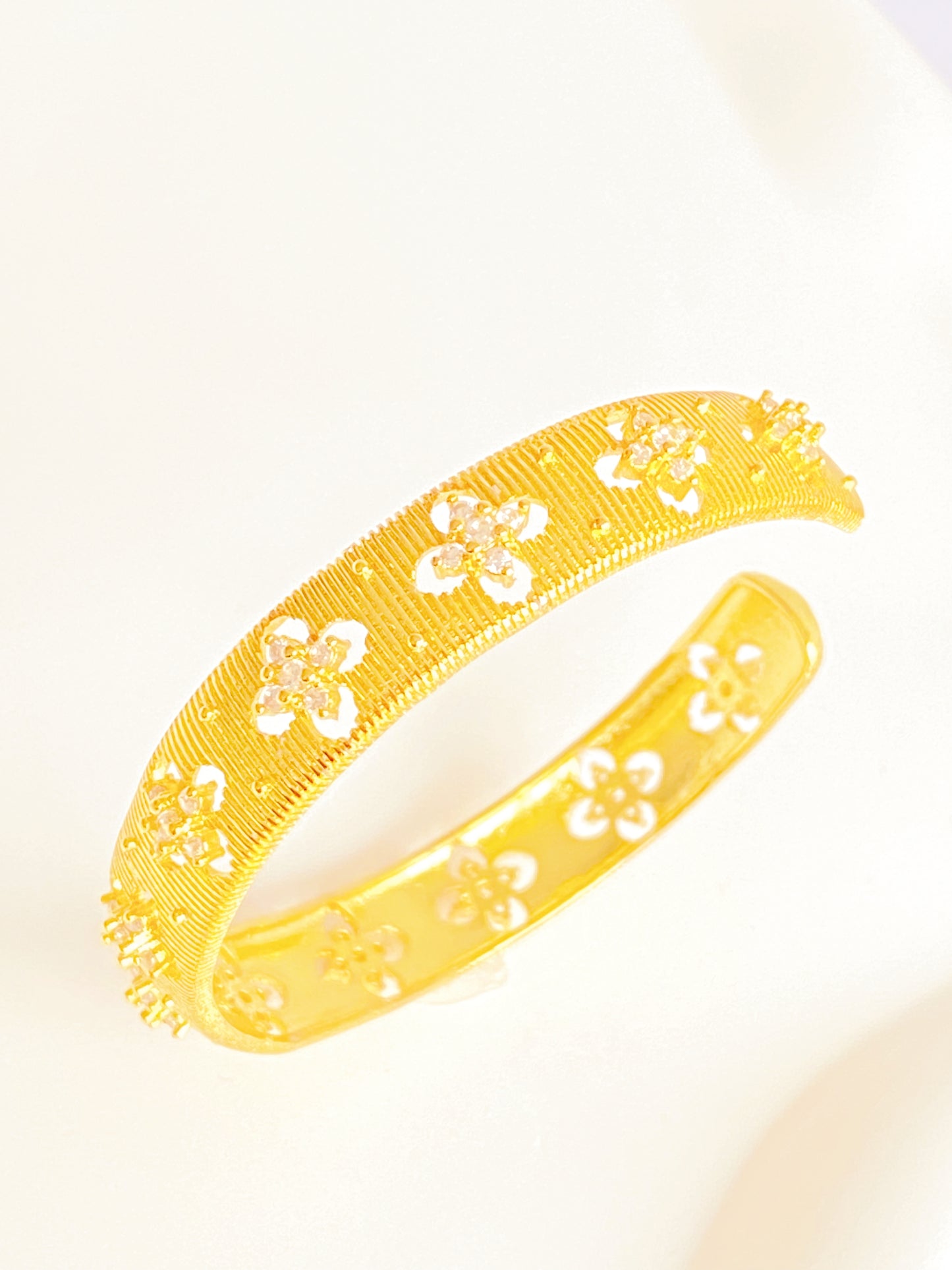 Vintage Style Open Bangle